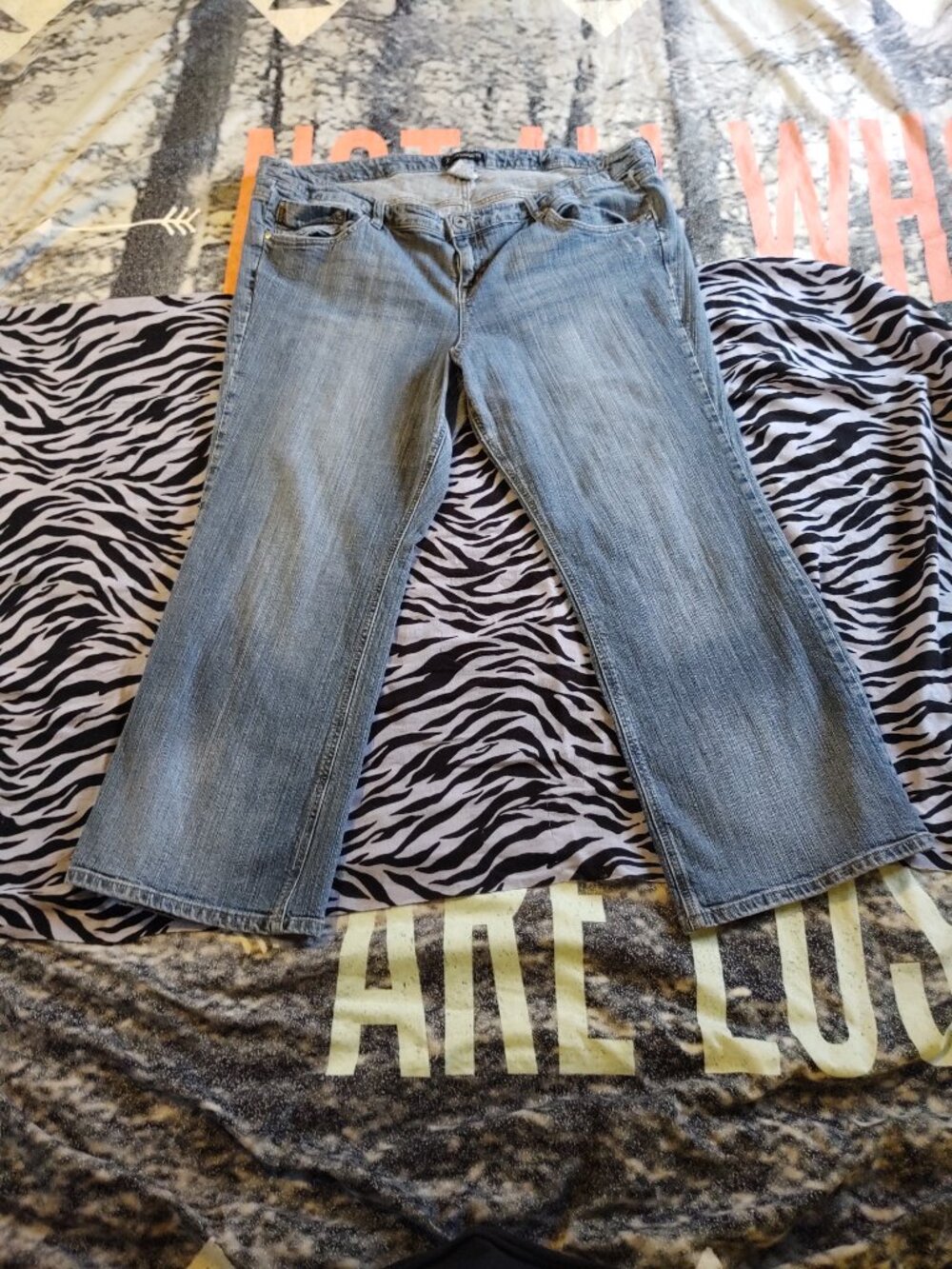 Z.Cavaricci Distressed Cropped Jeans Plus Sz. 24